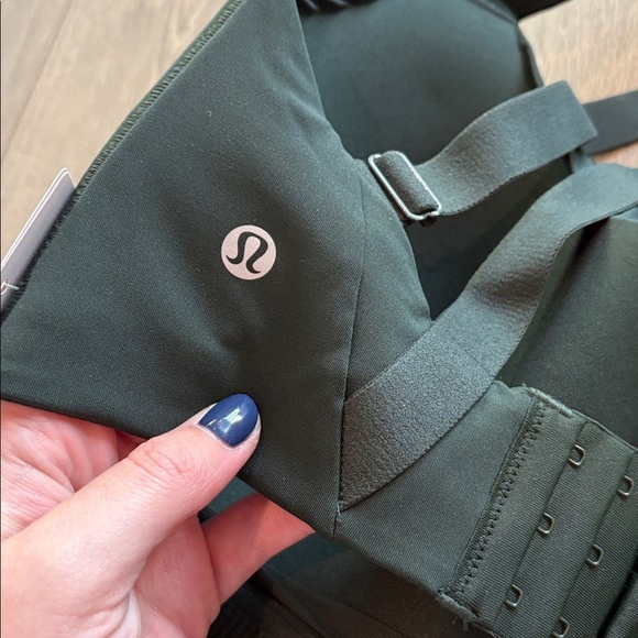 NWT Lululemon Energy Bra *High Support, B–DDD Cups
Rainforest Green Size 32G - Picture 6 of 8
